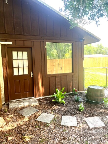 Building Photo - 5718 Sands Point Dr