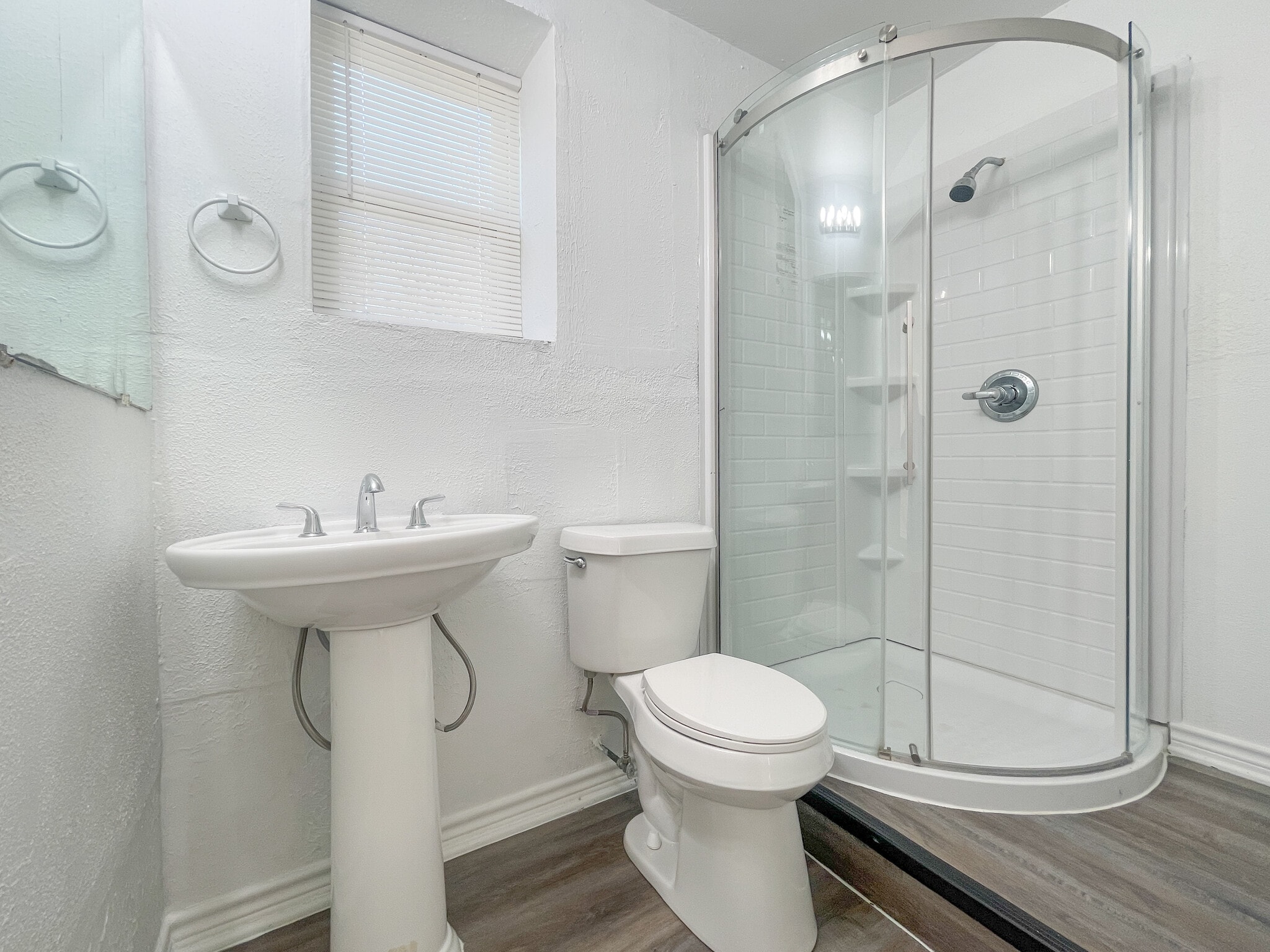 Building Photo - 701 N Barbara St