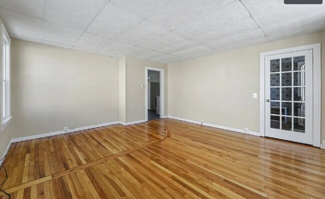 Building Photo - 15 N Summer St