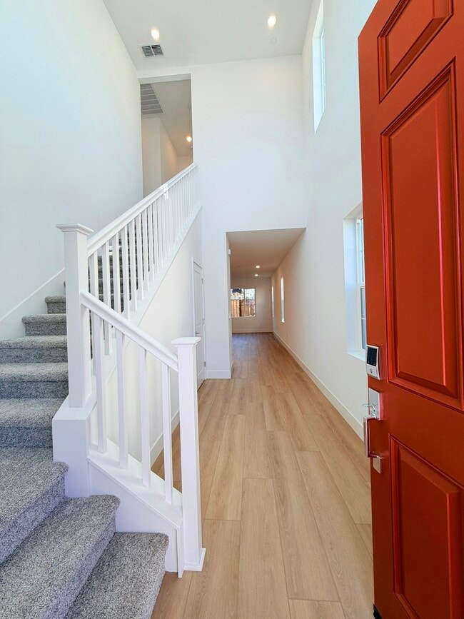 Building Photo - 397 N Paso Robles Dr