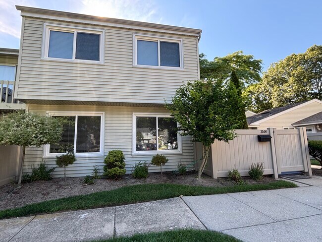 Building Photo - 204 Springmeadow Dr