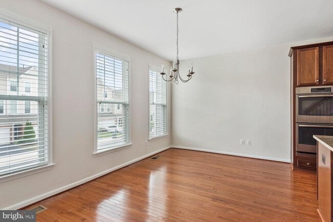 Building Photo - 41833 Diabase Square