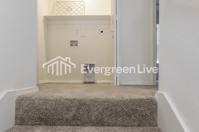 Building Photo - 1255 Tsar Rd