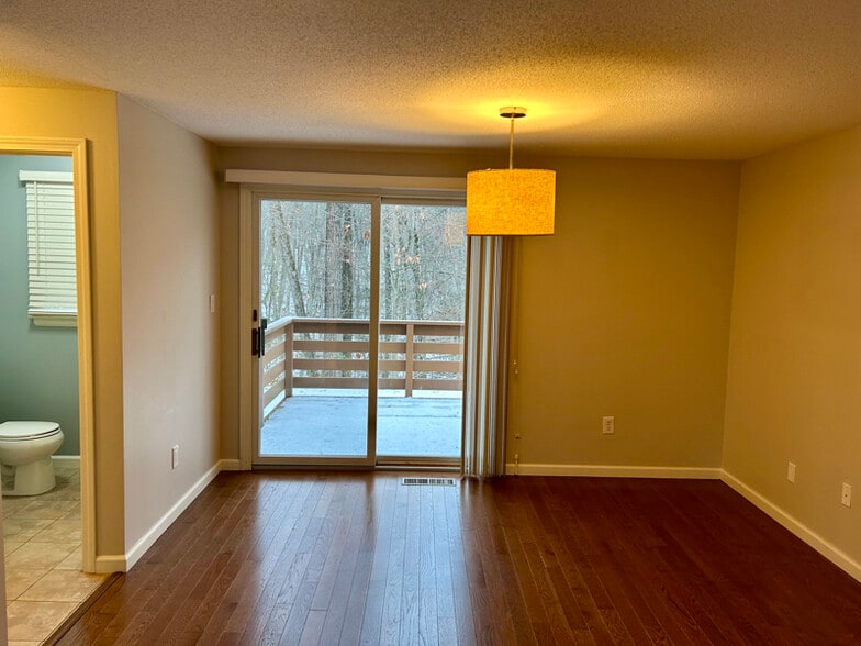 Building Photo - 21 Waterview Dr