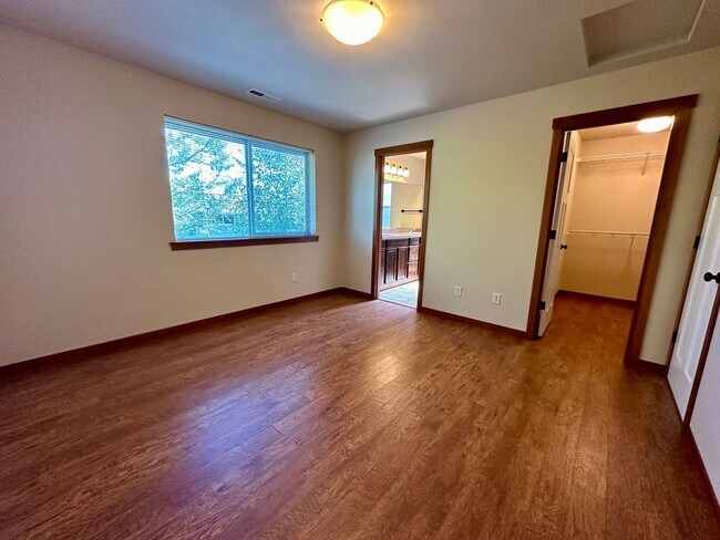 Building Photo - 5831 Pioneer Ridge Pl
