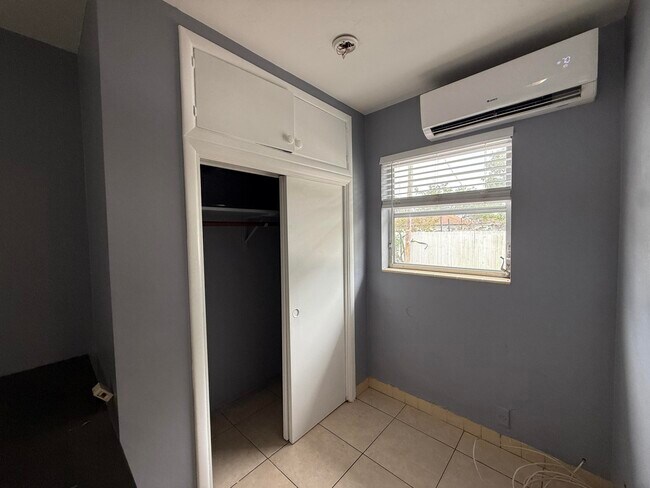 Building Photo - 1210 S M St