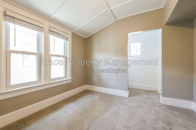 Building Photo - 429 S Pearl St