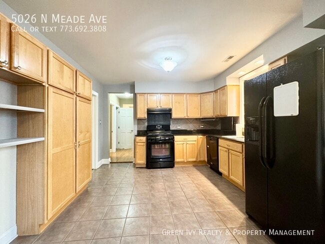 Building Photo - 5026 N Meade Ave