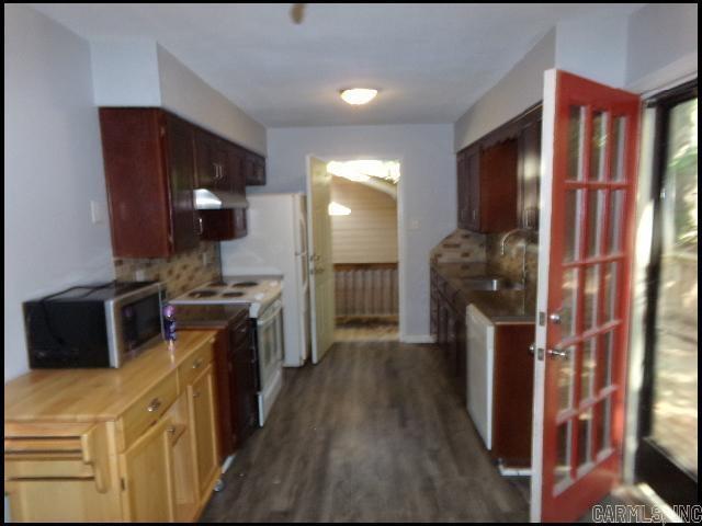 Building Photo - 8 Woodlore Cir