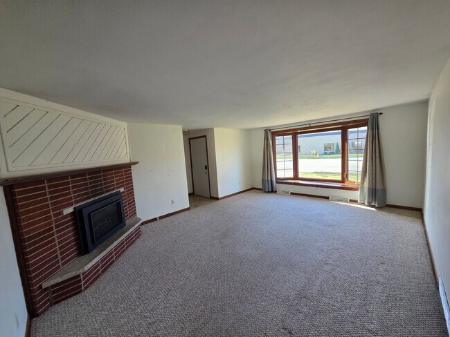 Building Photo - 1798 Chateau Dr