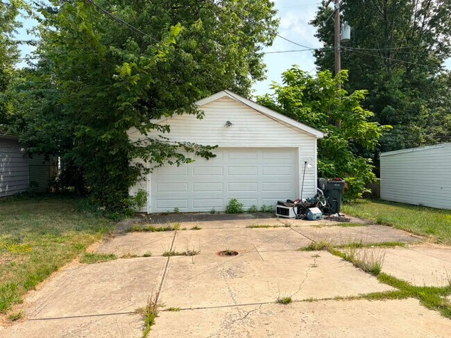 Building Photo - Affordable Cleveland Heights Home - Now Available