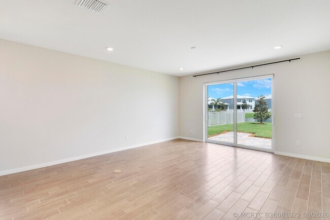 Building Photo - 12545 SW Gray Fox Ln
