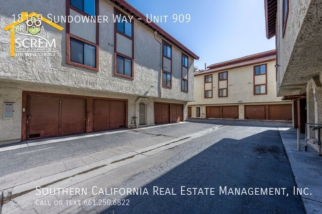 Building Photo - Two Bedroom Condo in Canyon Country