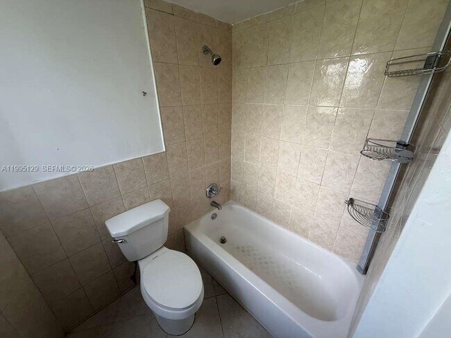 Building Photo - 1663 NE Miami Gardens Dr