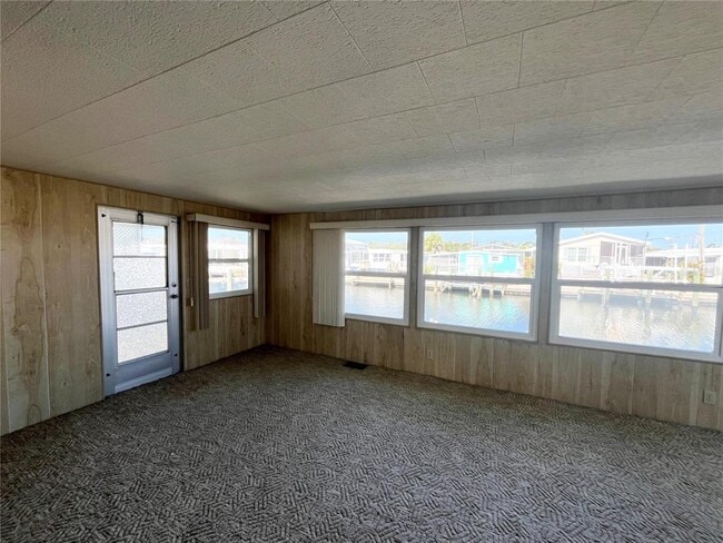 Building Photo - 1213 31st Ave W