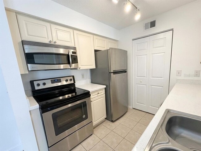 Building Photo - 1218 Bermuda Lakes Ln