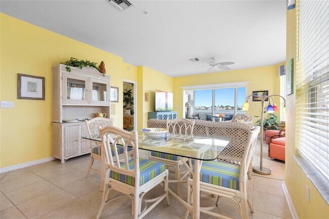 Building Photo - 438 Bouchelle Dr