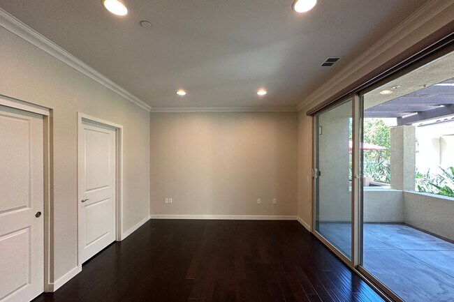 Building Photo - Stunning Portola Springs 3 Bed 3 Bath Condo