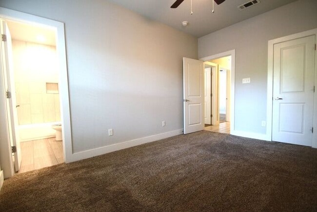 Building Photo - COMING SOON! Modern 3BR/2BA Duplex with 2-Car Garage & Fenced Yard — Fort Worth, TX | Pet Friendly