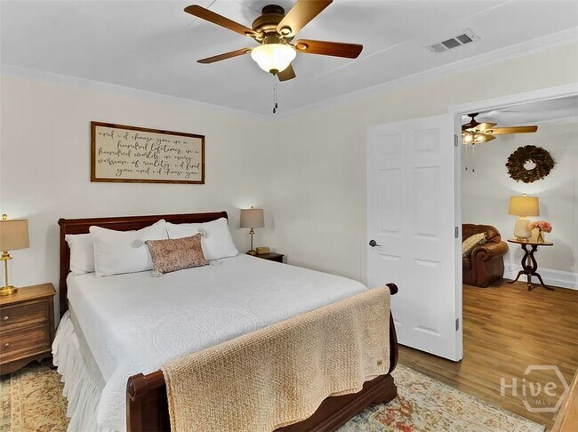 Building Photo - 304 E Fourth St