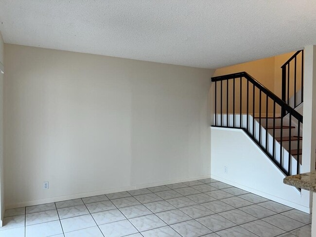 Building Photo - 3094 Bermwood Ln