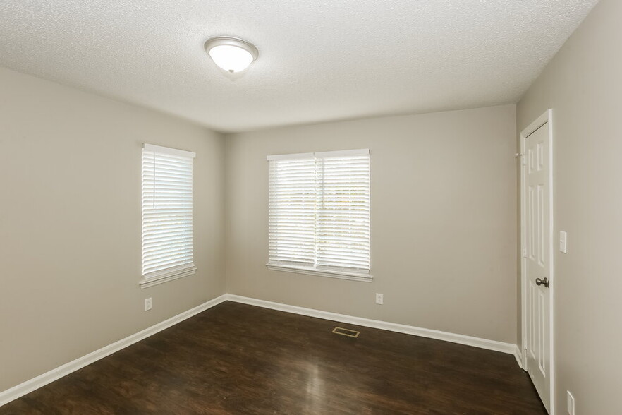 Building Photo - 2902 Faircroft Way