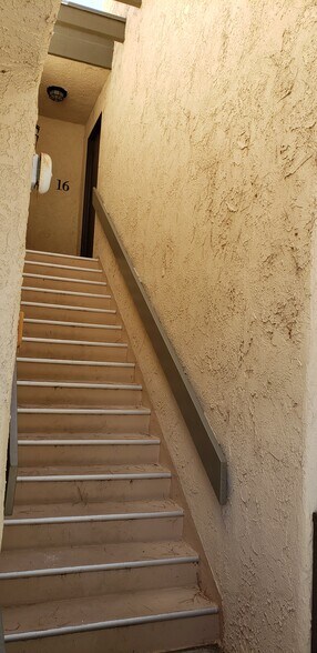 Building Photo - 24518 Nicklaus Dr