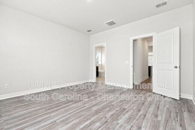 Building Photo - 803 Lachicotte Creek Dr