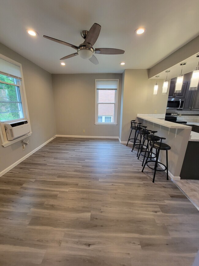 Building Photo - 1441 Wightman St