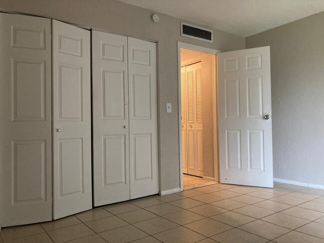 Building Photo - 609 SW 75th St