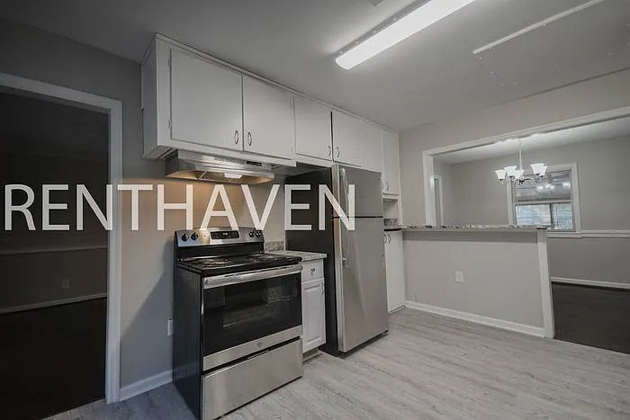 Building Photo - 2119 Porter Dr