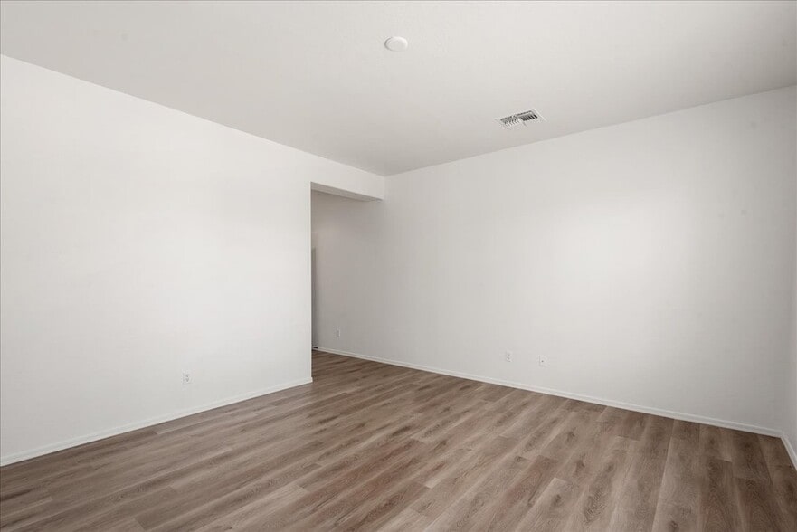 Building Photo - 22419 N San Ramon Ct