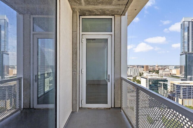 Building Photo - 301 West Ave