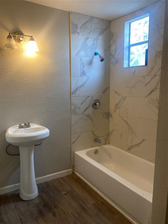 Building Photo - 321 W Austin Ave