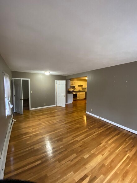 living / family room - 1125 Chestnut St