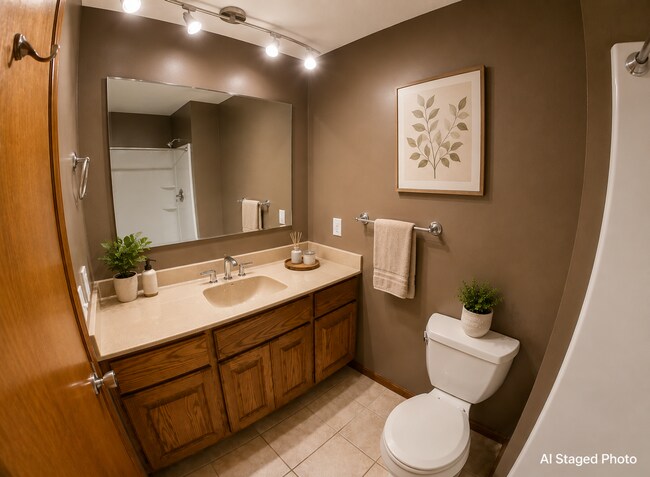 Building Photo - 3027 Tamarak Dr