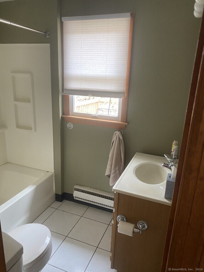 Building Photo - 21 S Division St