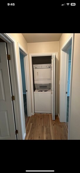 Building Photo - 112 W Monroe St