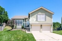 Building Photo - 3 Bed 2 Bath Northland Beauty!! Available ...