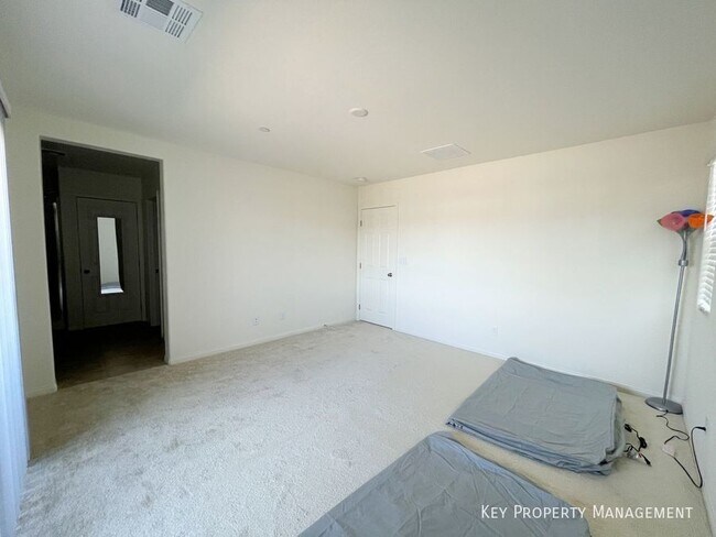 Building Photo - 692 Bamboo Bnd Pl