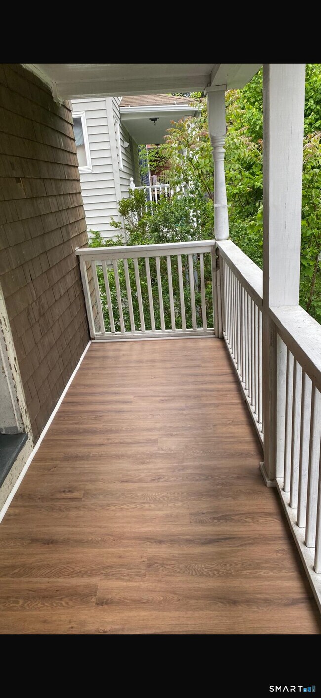 Building Photo - 142 Chestnut Ave