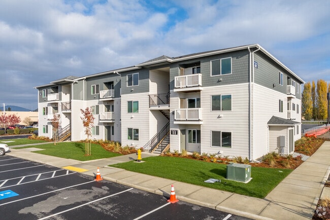 Building Photo - Markwood