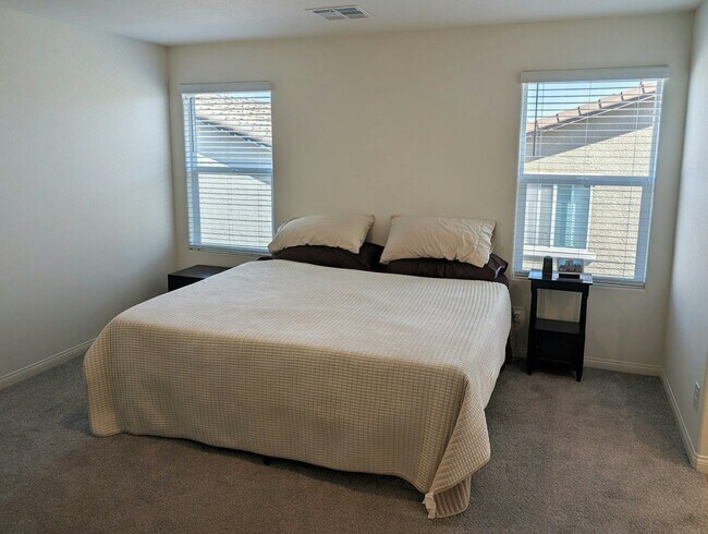 Building Photo - 9926 S Ullom Dr