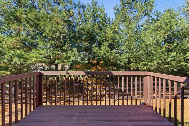 Building Photo - 3547 Lochdale Terrace