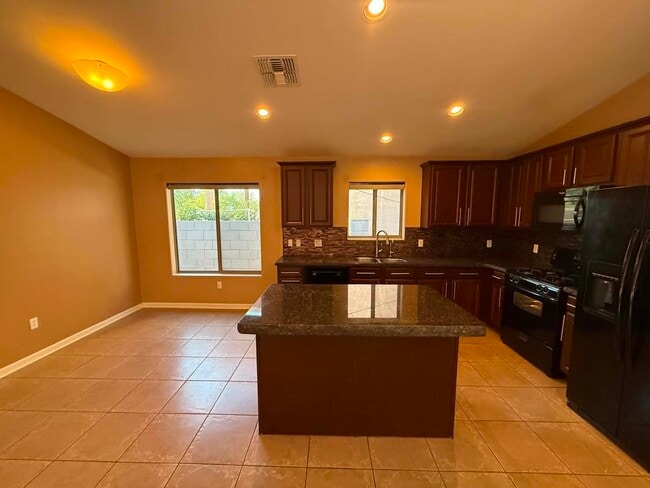 Building Photo - 8370 S Hunnic Dr