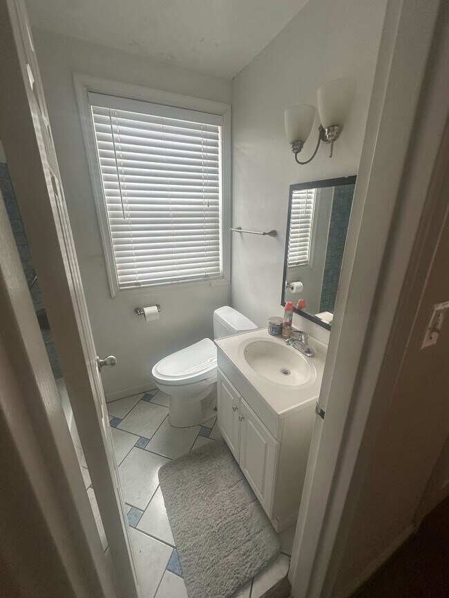 Building Photo - 2301 Iverson St