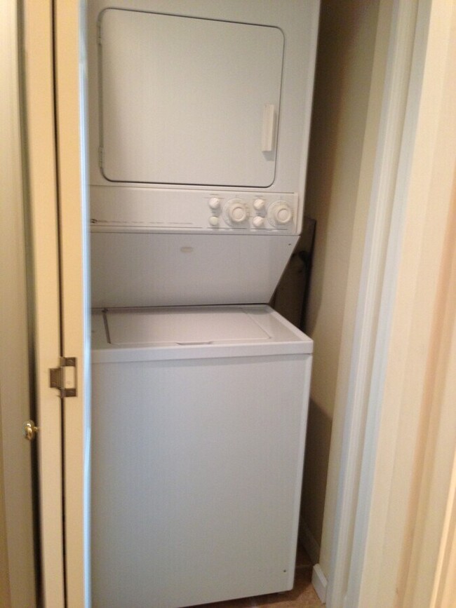 Stacked Washer/Dryer in Unit - 6620 Lake Washington Blvd NE