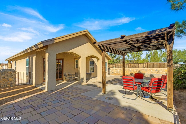 Building Photo - 3220 Scarlet Point Dr