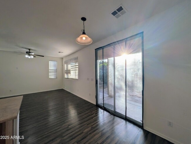 Building Photo - 3848 E Pollack St