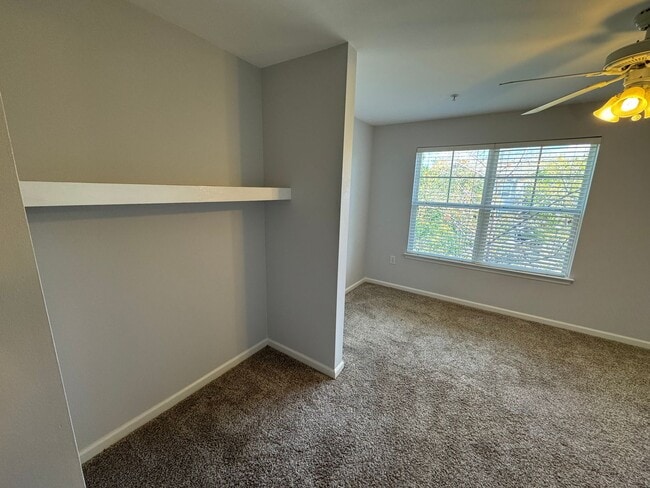 Building Photo - Available Now! 2 Bed/2 Bath in The Woodlands!